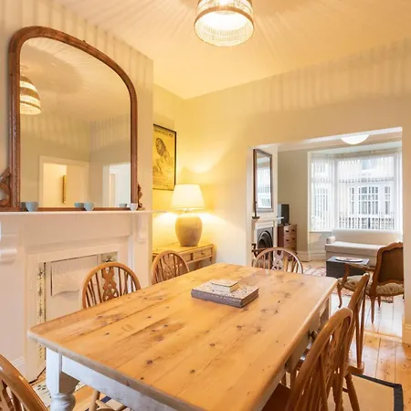 Host & - Heather House Ferienhaus *