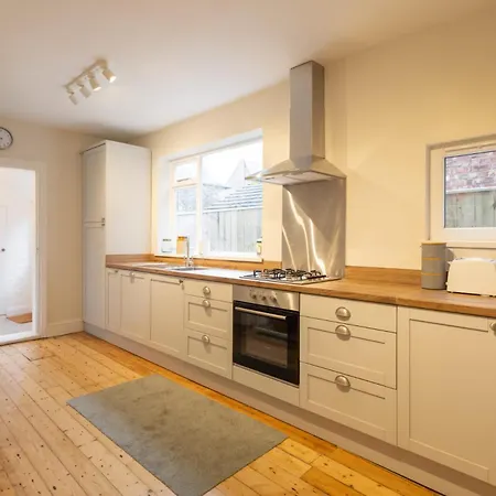 Host & - Heather House