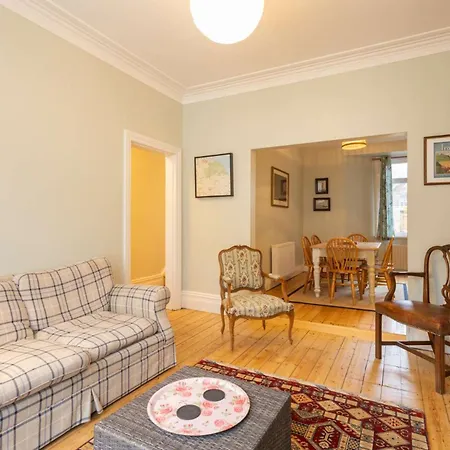 Host & - Heather House *