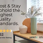 Host & - Heather House *